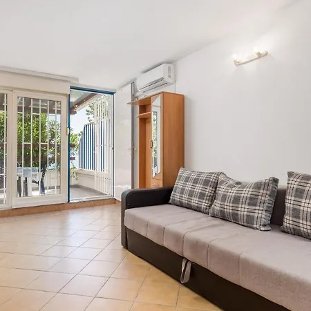 Rona Esko Apartment Icici
