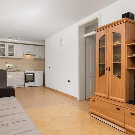 Rona Esko Apartment Icici